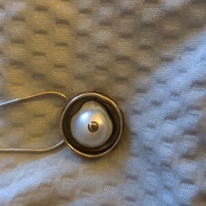 Silpada  16 inch Necklace. Silver Snake Chain. Beautiful Gray Pearl Pendant.